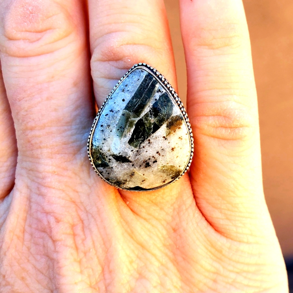 New Green Tourmaline In Quartz 925 Silver Ring.